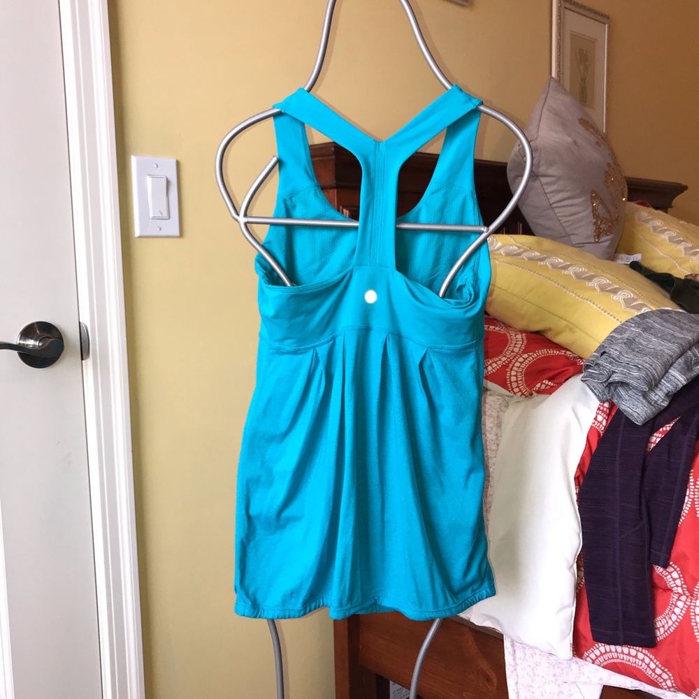 women’s Lululemon tank top